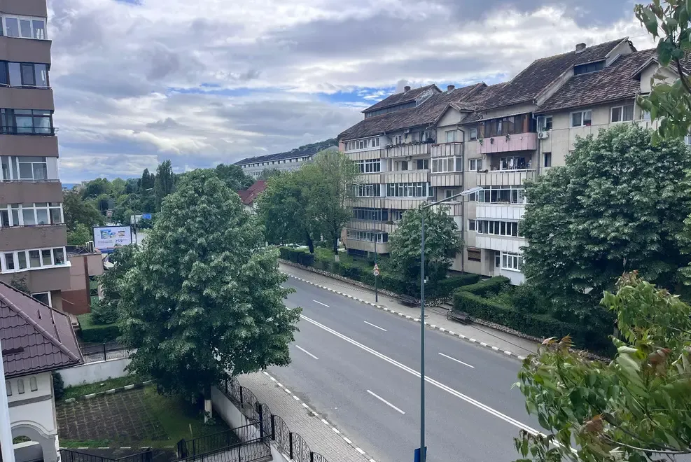 Apartament 2 camere boxa garaj -Rate
