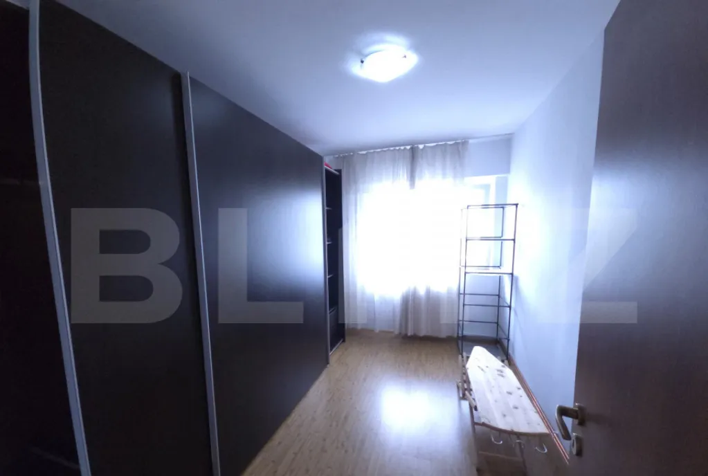Apartament 3 camere 80 mp zona Micro 12