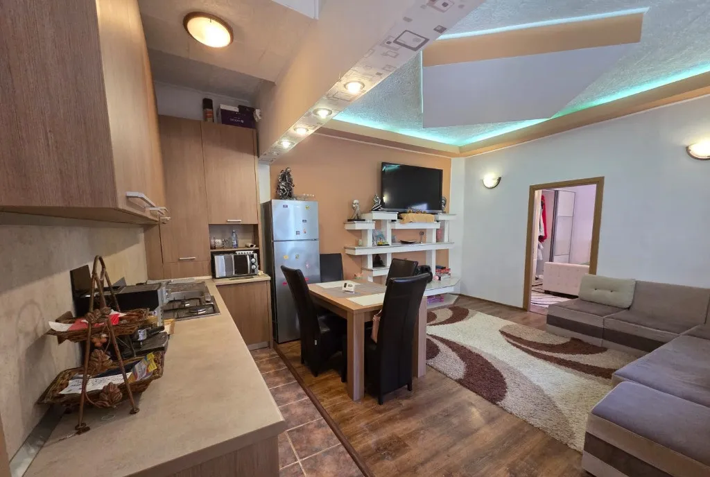 Vand apartament 1 camera etajul 3 Podgoria