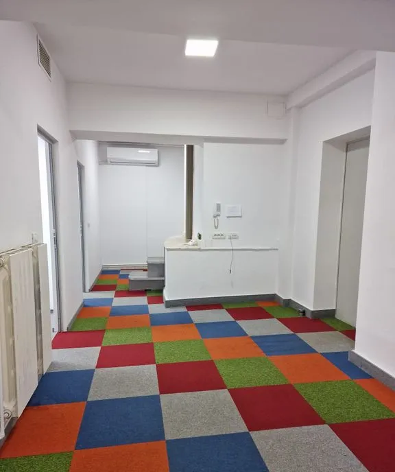 Zona Universitate Batistei mezanin 79 mp plus balcon 17 m