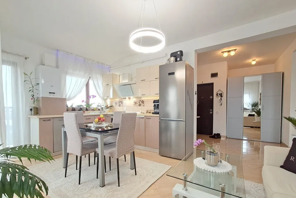 Apartament 3 camere finisaje moderne parcare privata Apahida