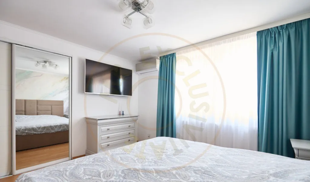 Eremia Apartament 3 camere studio Scara interioara