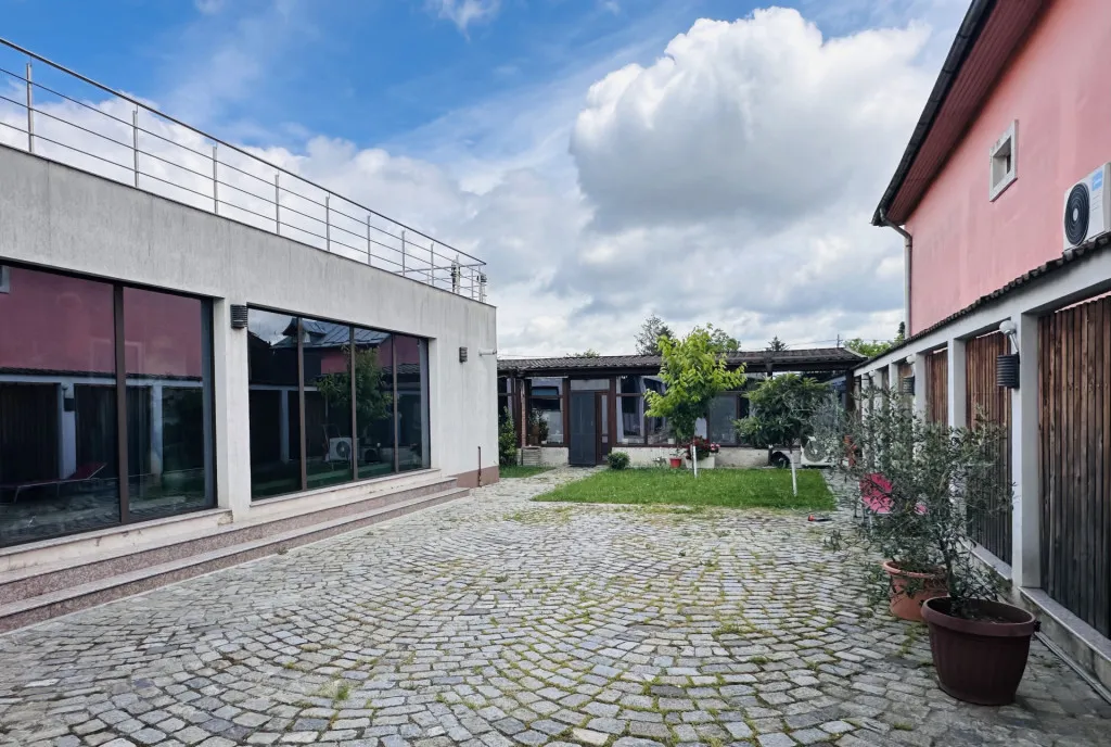 Vila exclusivista 388 mp construiti 570 mp teren piscina