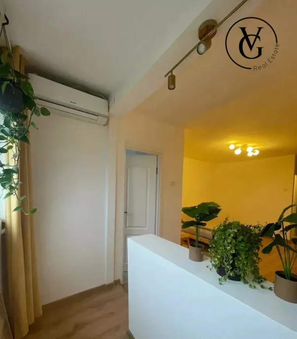 Garsoniera renovata complet Titan