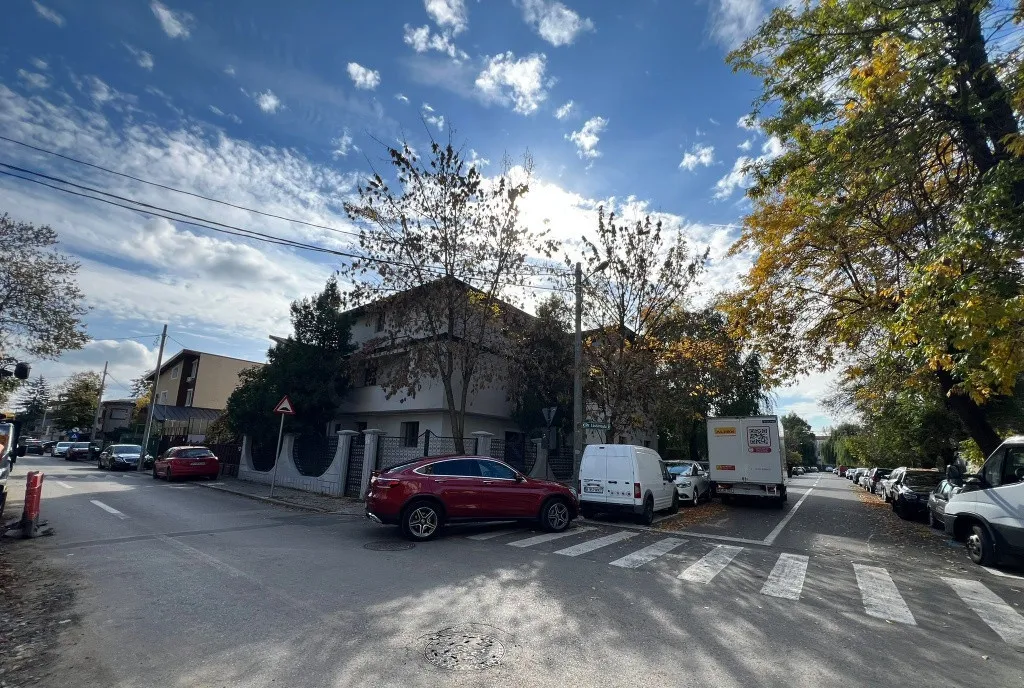Apartament in Vila l Parc Bazilescu
