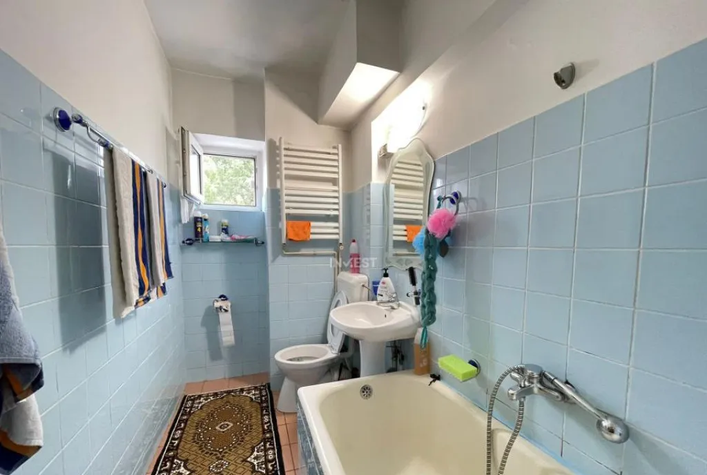 Apartament de vanzare cu 3 camere 2 bai zona Pacurari Uni