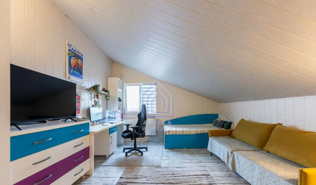 Apartament cu 3 camere ultracentral 81 mp mobilat si utila