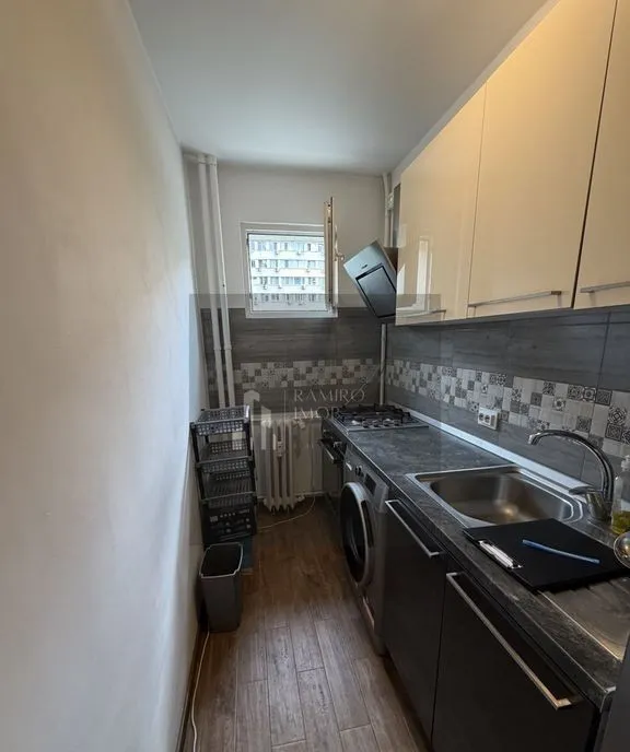 Garsoniera Dristor / Baba Novac 1 minut metrou Dristor