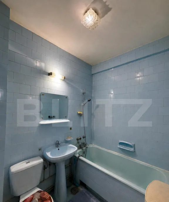Apartament 3 camere 100 mp utili Garaj individual Zona