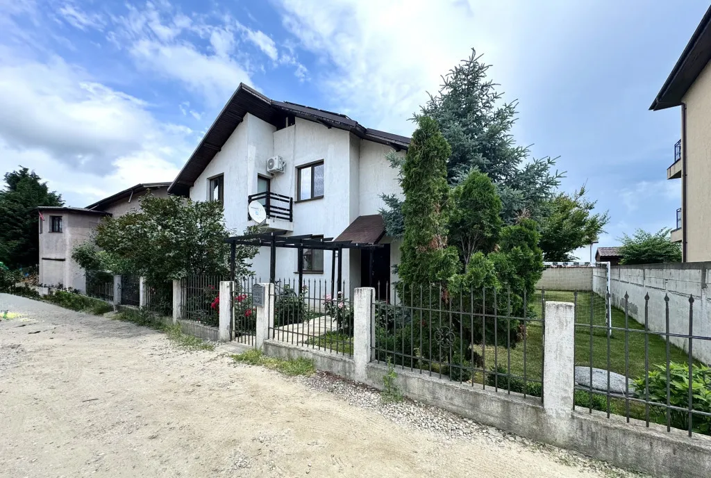 Casa 5 camere langa lac panouri solare Corbeanca