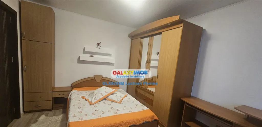 Apartament 3 camere et 1 bloxa parcare centrala proprie