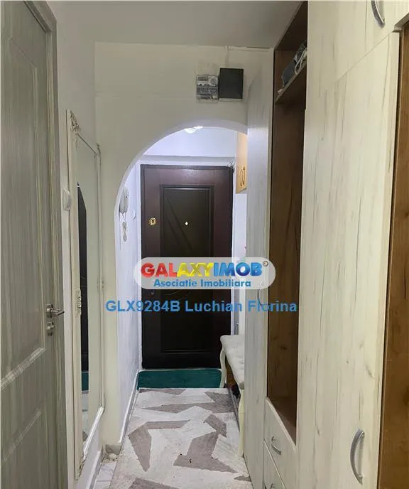 Apartament 3 camere et 1 bloxa parcare centrala proprie
