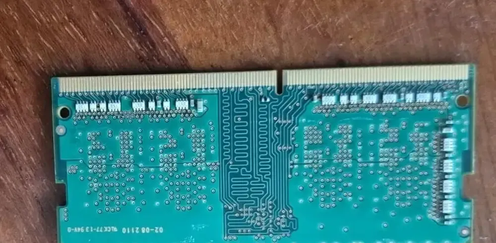 Vand memorie laptop 4 gb ddr4 pc 3200 Pret 75 lei neg