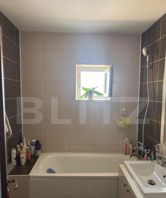 Apartament 3 camere 72 mp zona Dacia