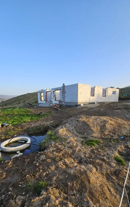 Casa de vanzare la rosu Dumbrava Livezile Bistrita Nasaud