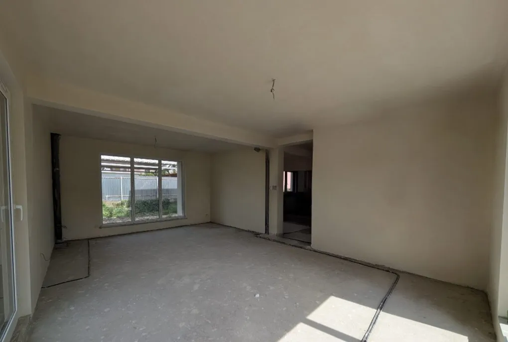 Casa Nzeb constructie premium zona Primariei Floresti