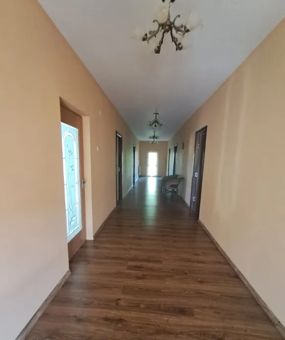 Casa compusa 2 apartamente distincte Tomesti