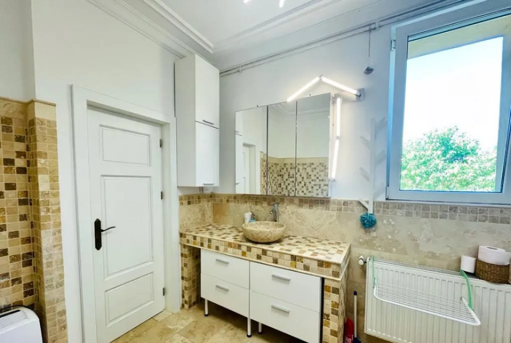 Pajura Presei Apartament 3 camere centrala proprie