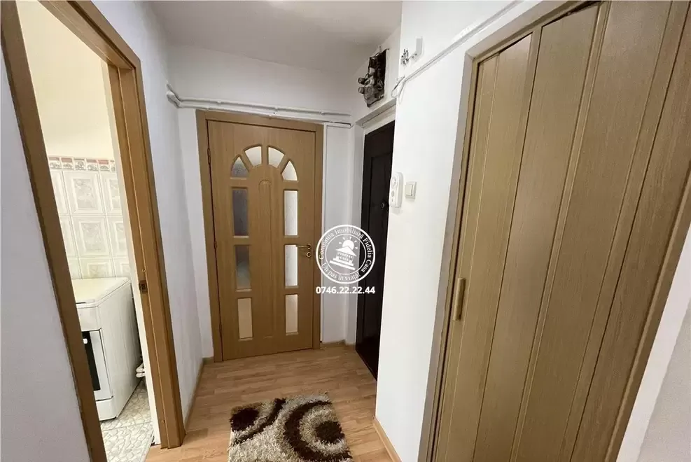 Se da in chirie un apartament cu 3 camere or Iasi s Podul Ros