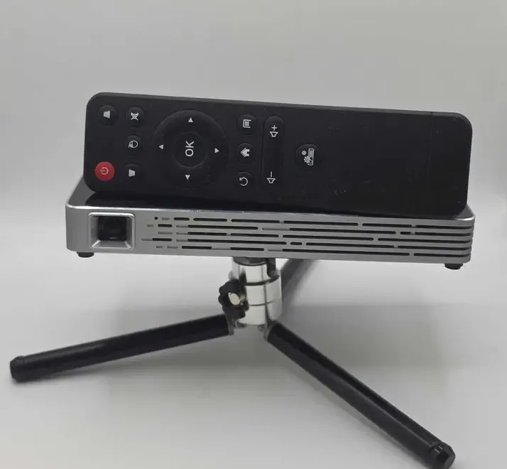 Videoproiector P10 cu WiFi si Android Byintek