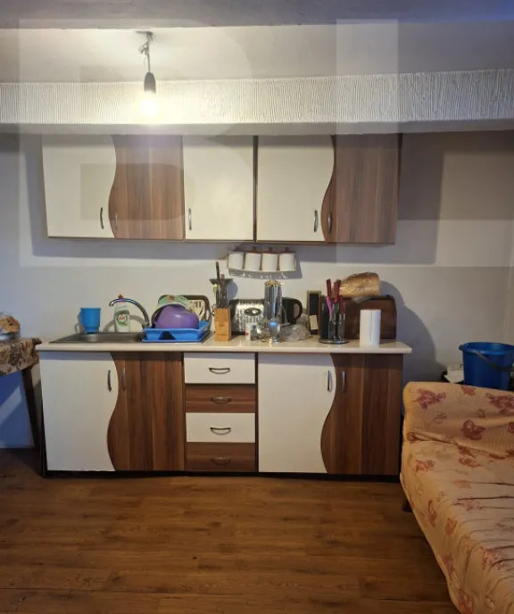 Casa de vanzare 4 camere 200 mp Rachita