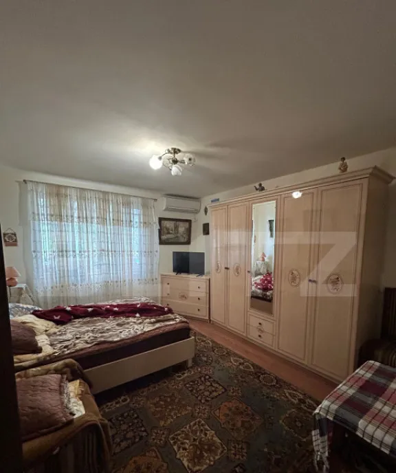 Apartament 2 camere etaj intermediar zona Catedrala