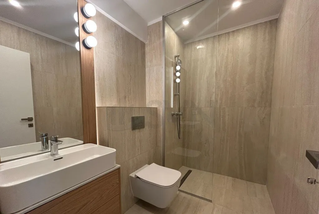 Apartament 3 camere gradina