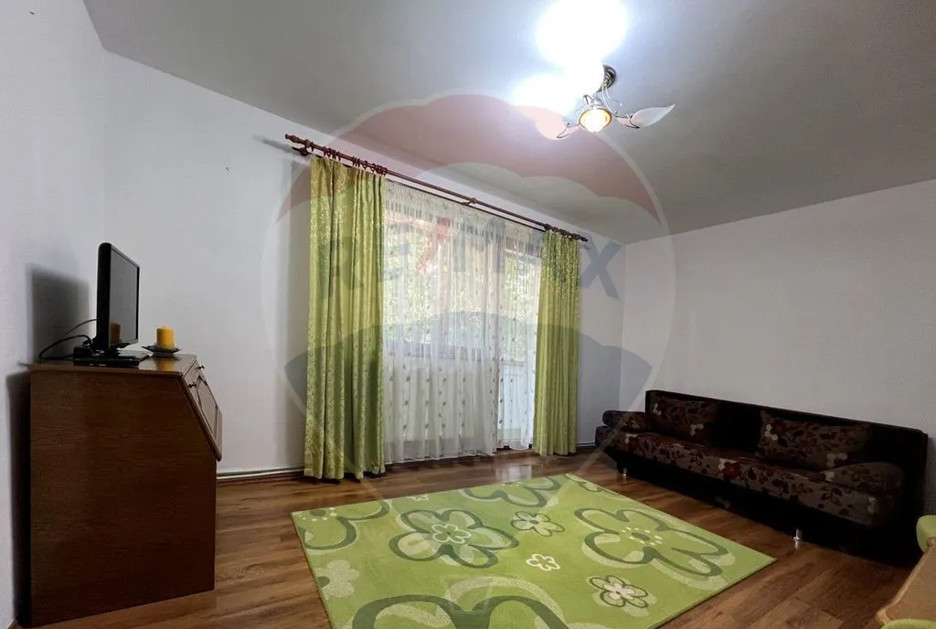 Cladire de vanzare cu showroom la parter in zona Nord Est