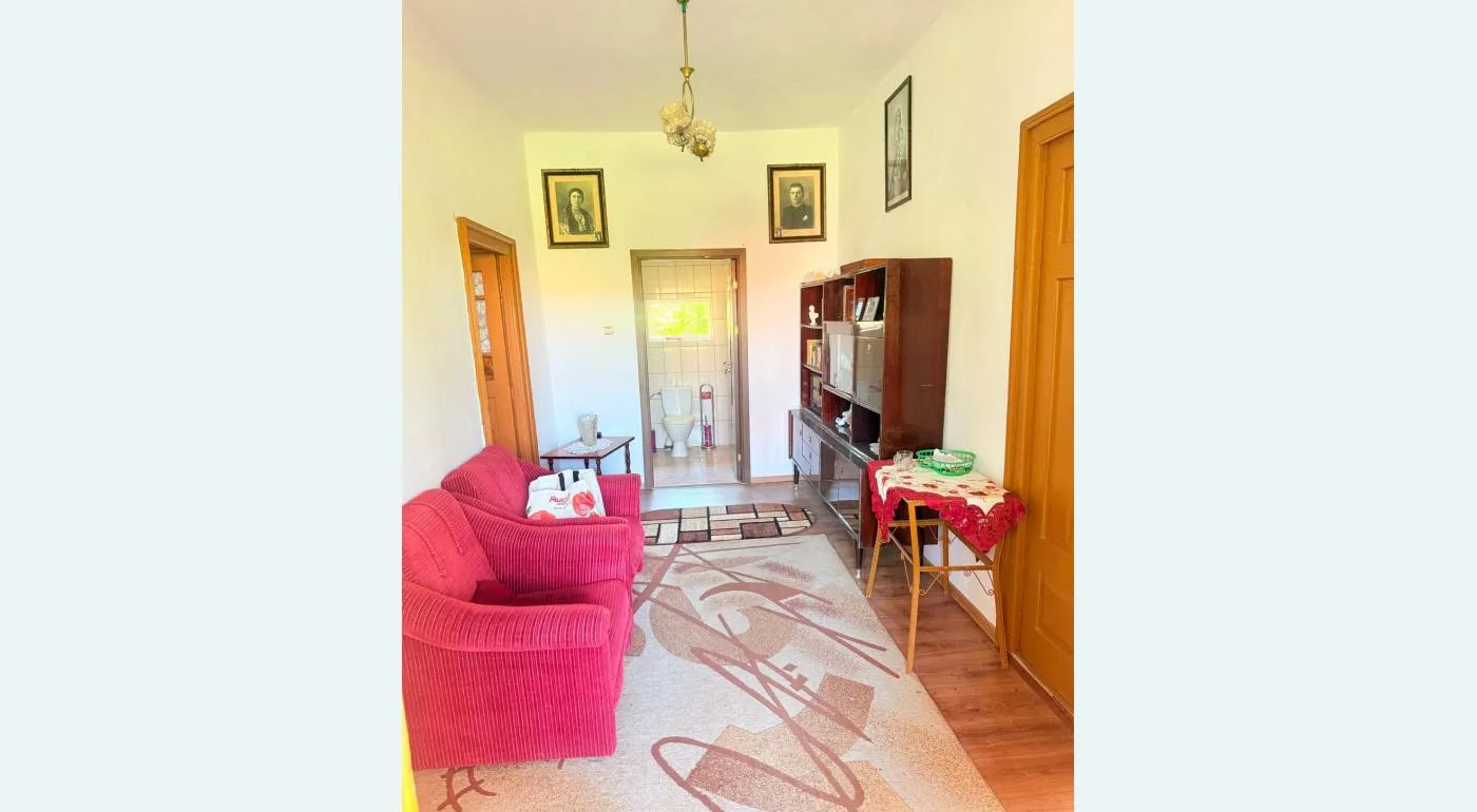 Vand casa teren si padure in comuna Danicei judetul Valcea