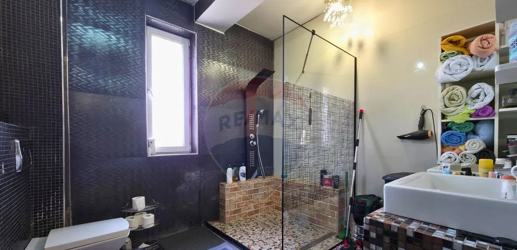 Apartament 3 camere 1 Decembrie de Vanzare