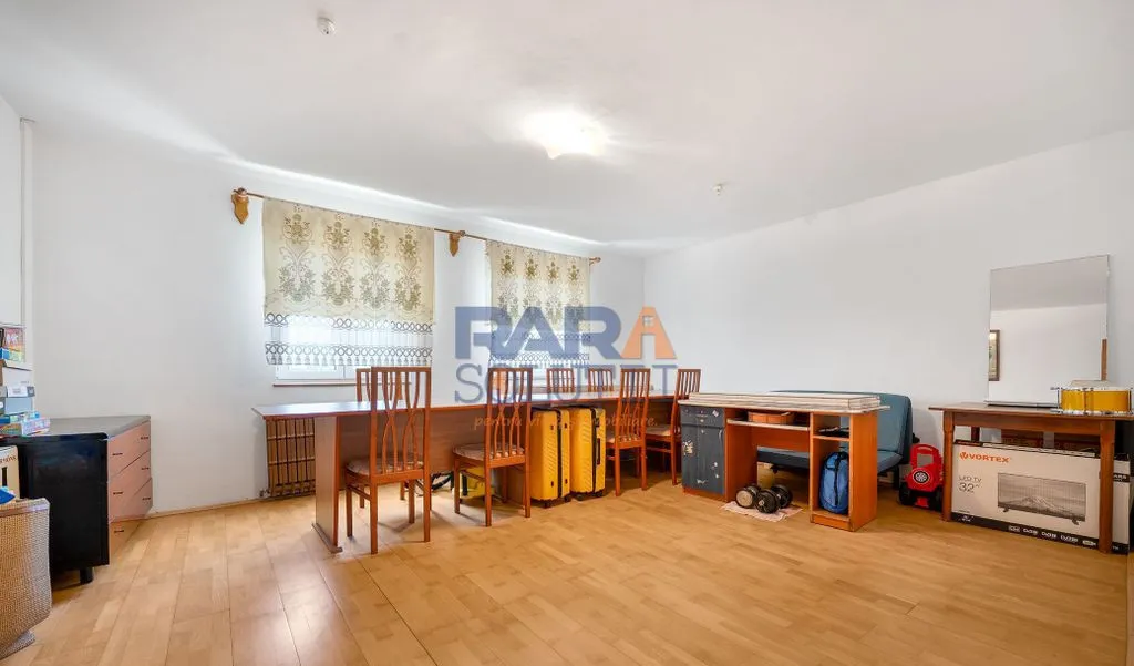 Casa cu 3 dormitoare si 3 bai mobilata si utilata