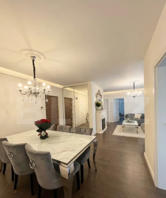 Apartament de Lux 3 camere 2 Bai 80mp parcare Zona