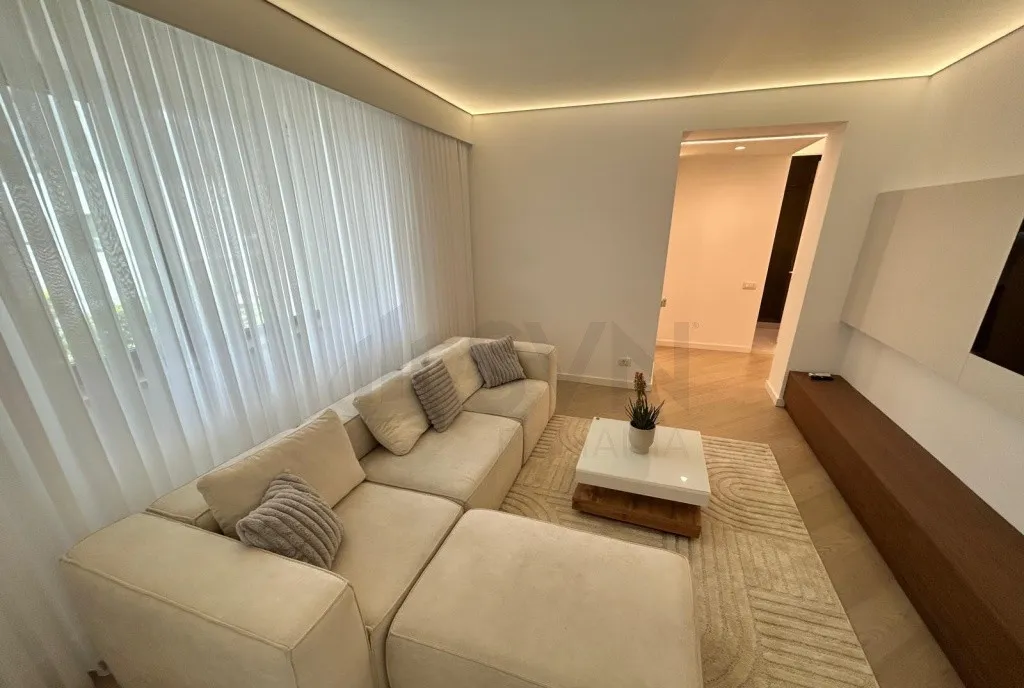 Apartament Premium 3 Camere mobilat cortina north