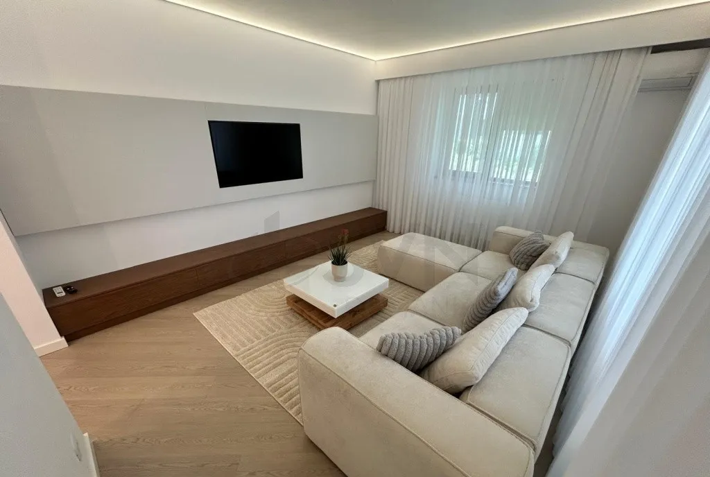 Apartament Premium 3 Camere mobilat cortina north