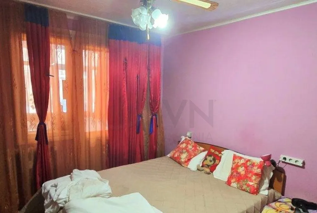 4 Camere Crangasi Parter cu balcon 10 mp