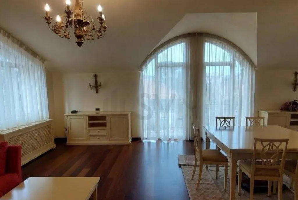 Vila Cotroceni Eroilor An 2005 11 Camere 700 mp