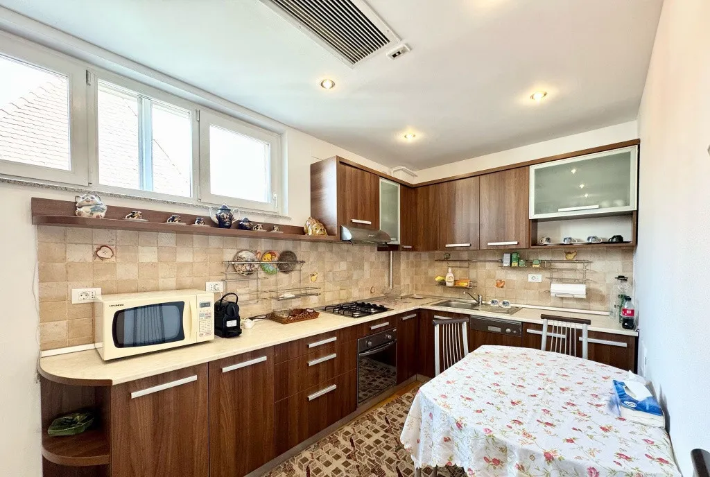 Apartament 2 camere I 86 mp Utili I De inchiriat I Doroba