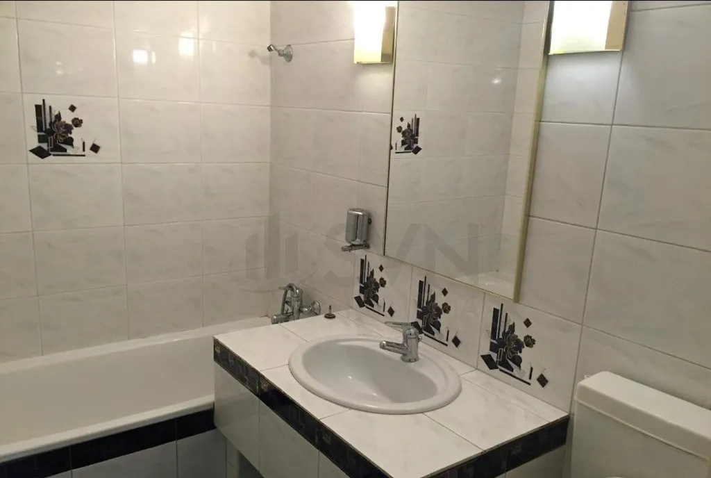 Apartament 2 camere decomandat langa Metrou