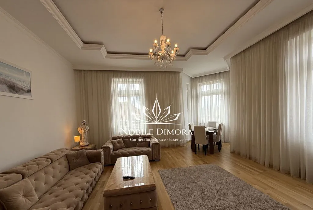 Apartament istoric de lux cu 3 camere de 130mp langa Pref