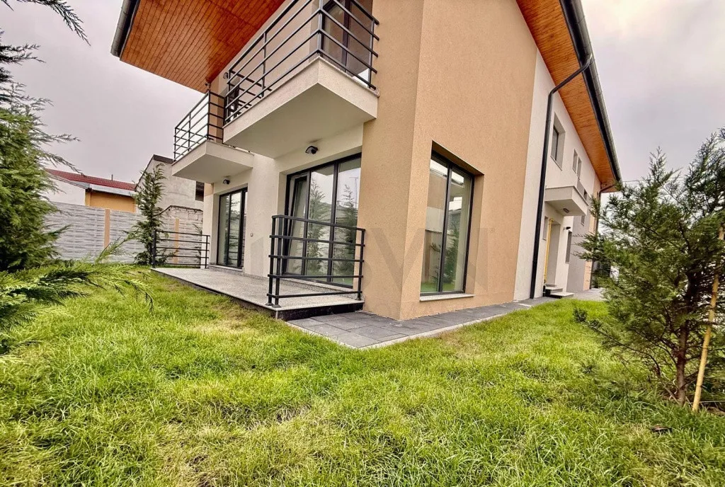Vila tip duplex Straulesti Doi Cocosi