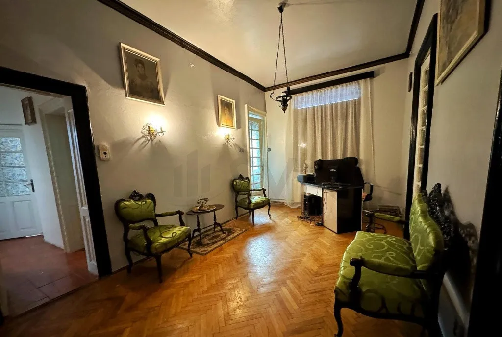 Apartament in Vila l Strada Petru Rares