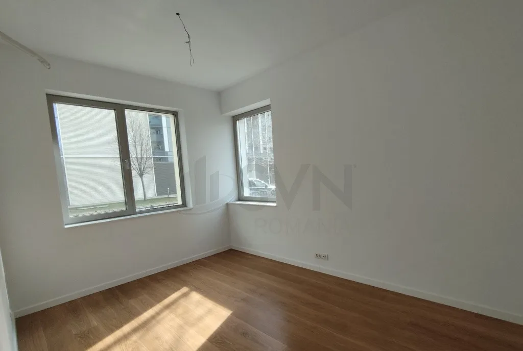 Apartament de 3 camere cu gradina