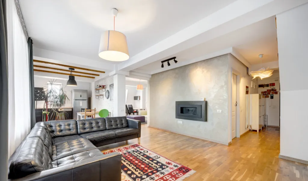 Apartament spatios de 4 camere cu loc de parcare Calea Ca