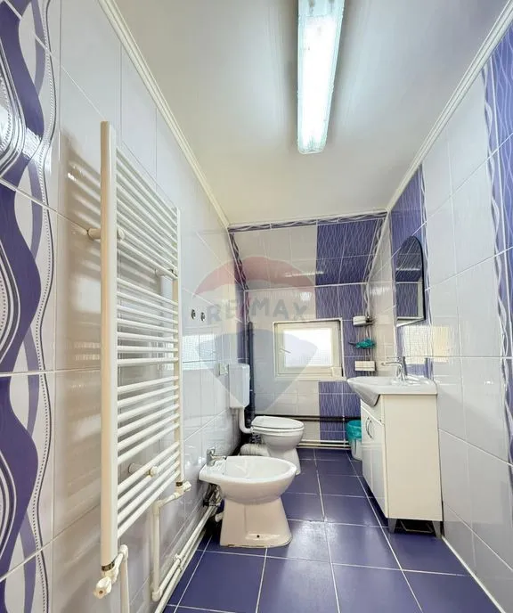 Vanzare Spatiu Birouri - 307 mp utili teren 771 mp