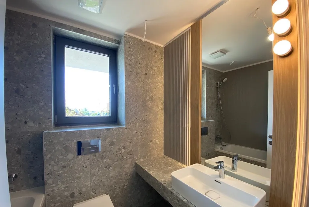 Apartament cu terasa generoasa 3 camere finisat