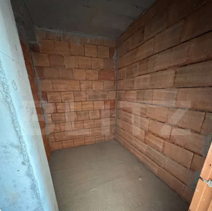 Apartament 3 camere confort sporit Bloc Nou Petr