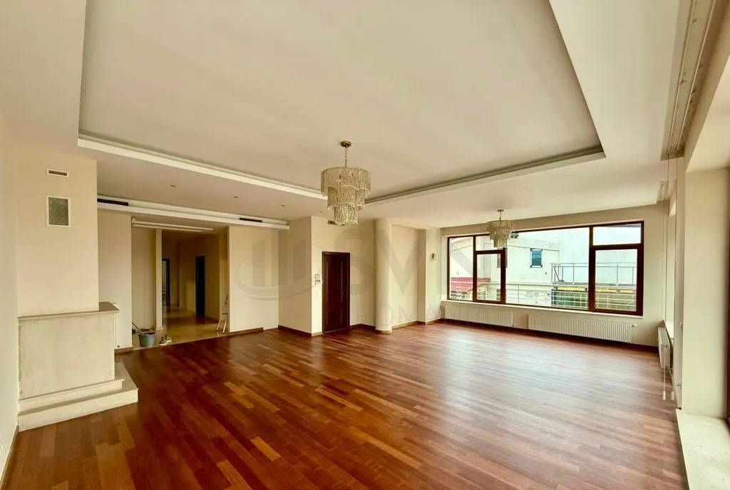 Apartament 4 camere I Vedere lac I Premium