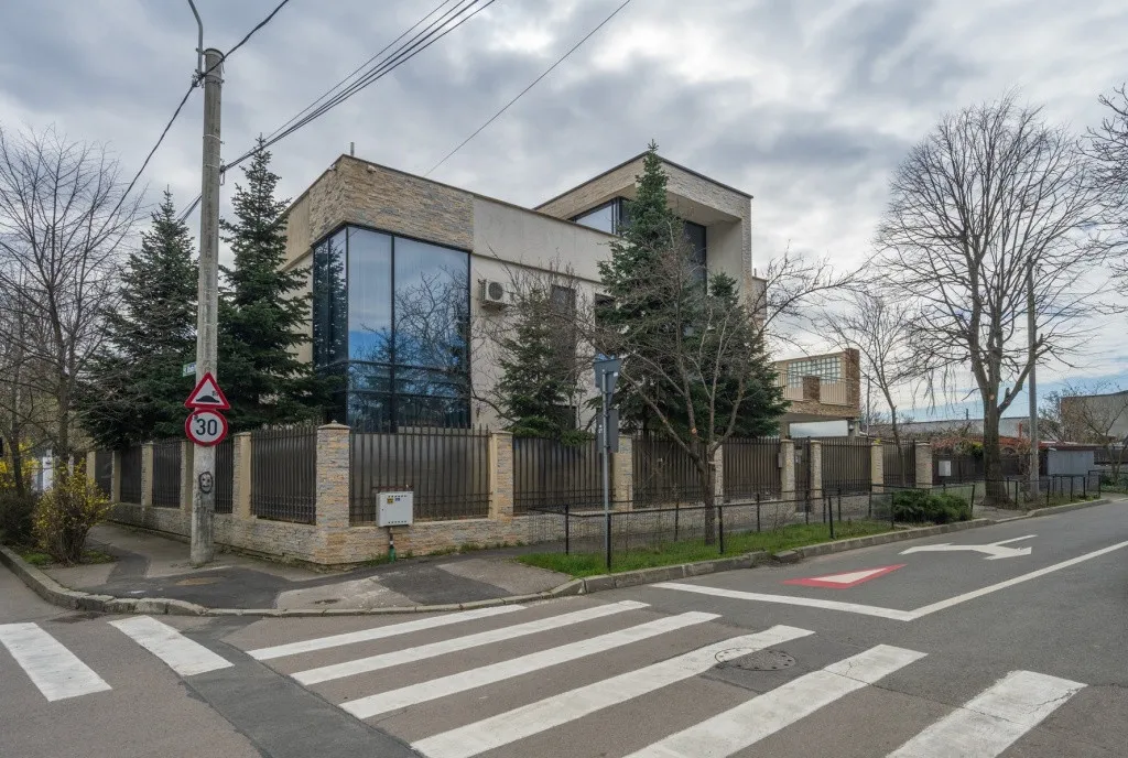 Casa cu influente mediteraneene l Jandarmeriei