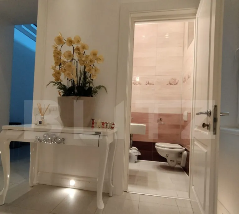 Apartament 3 camere 128 89 mp zona Neptun