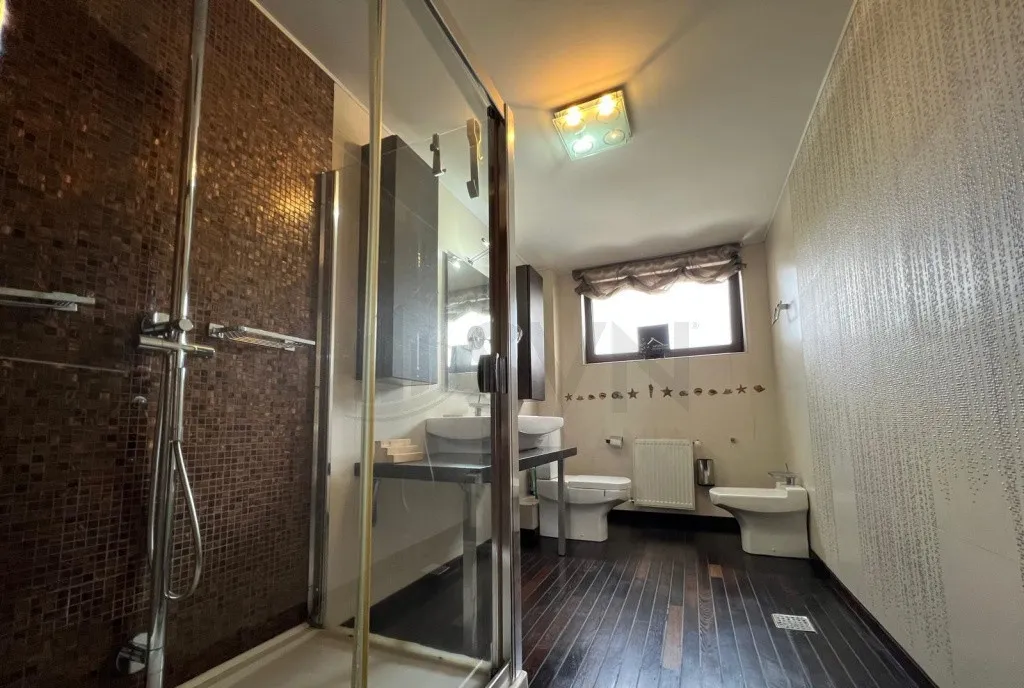 Apartament 3 Camere 120 mpl Spatios l Sisesti